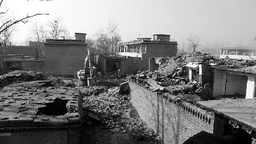 本報訊(記者任學光)1月18日上午10時20分許，石家莊市行唐縣上碑鎮(zhèn)楊村一煙花爆竹非法儲存點發(fā)生爆炸。經(jīng)初步調(diào)查，該非法儲存點系楊村村民安春義所有。