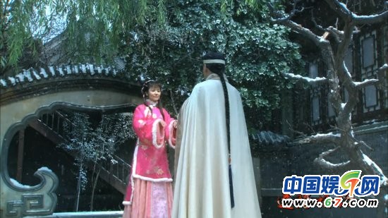 盤(pán)點(diǎn)影視劇浪漫白雪唯美瞬間 林心如楊冪趙雅芝俏皮嬌媚(圖)