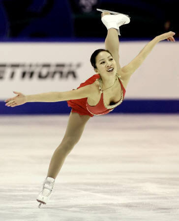 滑冰名將關(guān)穎珊下嫁白宮高官 軍隊開道當眾熱吻排場大