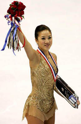 滑冰名將關(guān)穎珊下嫁白宮高官 軍隊(duì)開道當(dāng)眾熱吻排場大