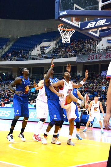 雙星兩個(gè)加時(shí)2分險(xiǎn)勝天津 慘烈迎來5連勝