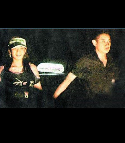 黃奕美國生女兒 入行13年認香港干爹 戀趙薇前男友