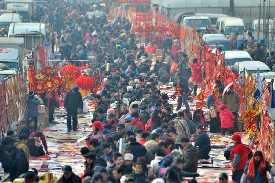 過大年趕大集 李村集場面火爆年味濃