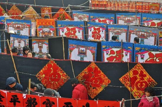 過大年趕大集 李村集場(chǎng)面火爆年味濃