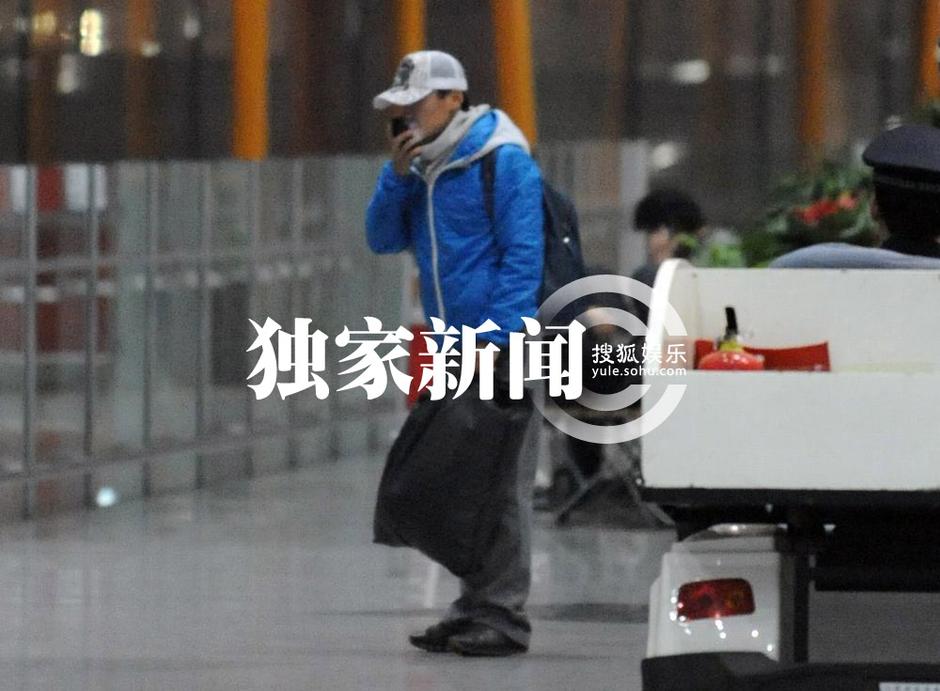 王寶強低調(diào)回京 愛妻開豪車接機共返愛巢