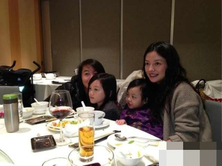 趙薇母女與竇靖童、李嫣