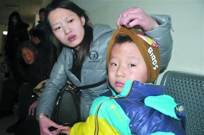 霧打霧撞，客車(chē)追尾26人傷