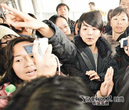 女神級(jí)明星真實(shí)素顏 臉殘面部僵