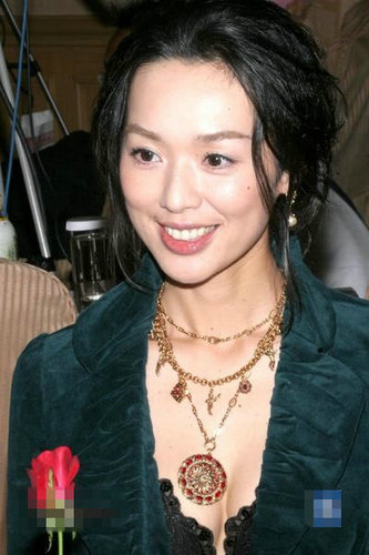 揭秘臺(tái)灣藝人的生存實(shí)況：被潛、被虐、被賣肉！