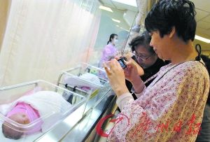 香港醫(yī)院中的內(nèi)地產(chǎn)婦。（資料圖片，CFP）