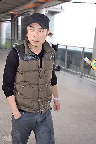 許志安被問有沒有當(dāng)面跟鄭秀文說愛的宣言，他笑而不語。