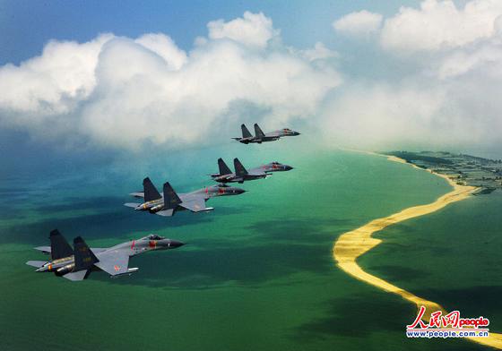 廣空航空兵某師戰(zhàn)鷹守護(hù)在祖國(guó)的南疆海域。沈玲攝