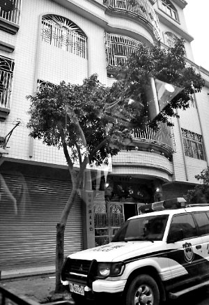 已經(jīng)被免職的陸豐“房爺”違規(guī)私用警車。