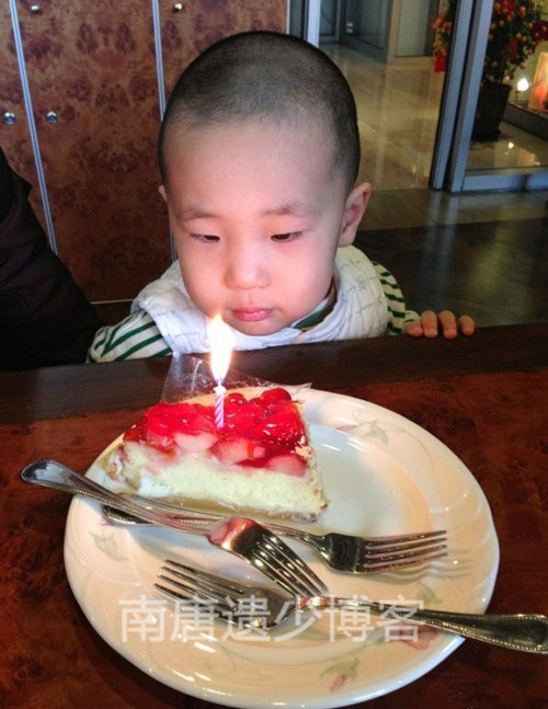 網(wǎng)曝44歲林永健3歲兒子近照 “小眼睛”像足了爸爸！
