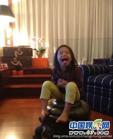 劉濤4歲女兒近照曝光 可愛(ài)女兒完全繼承了媽媽的美貌