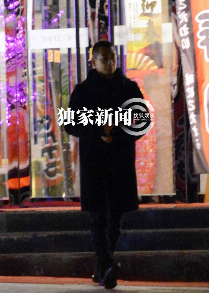 追星：王珞丹回京似“恐怖組織” 趙文卓深夜獨自感受“日本文化”