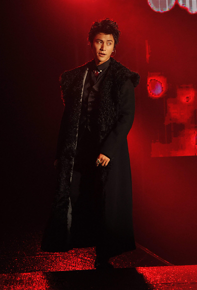 陳坤開個(gè)唱表情惡搞玩高低眉 李連杰李娜現(xiàn)身