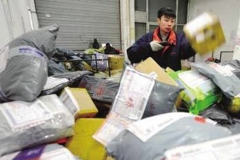 順豐快遞爽約當(dāng)天貨未送達 海鮮被扔庫房過夜