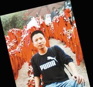 好心男子高速路上停車(chē)救人