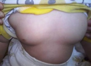雅培奶粉曝致女?huà)胄栽缡?4月大嬰兒喝出D罩杯