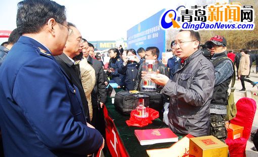 首發(fā):315維權日 青島10部門現(xiàn)場打假(組圖)
