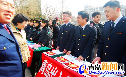 首發(fā):315維權日 青島10部門現(xiàn)場打假(組圖)
