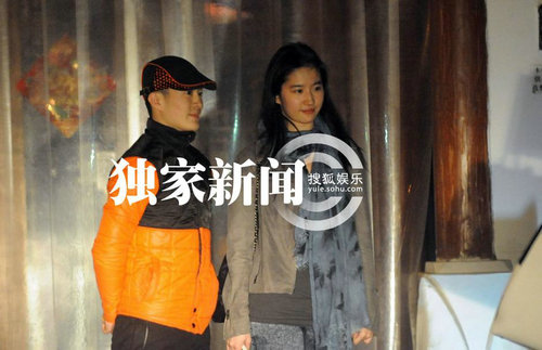 追星：馮紹峰倪妮Vs楊冪獲劉愷威比曬幸福 劉亦菲清純似中學生