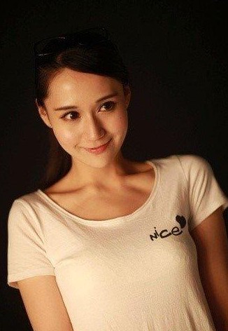 高校宅男女神級(jí)?；ㄐ∏逍滤囆g(shù)照