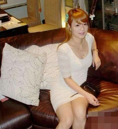 貴族學(xué)校奢侈生活：學(xué)生猖狂法拉利常見(jiàn)