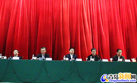 3月22日，全市關(guān)工委工作會議在八大關(guān)小禮堂召開