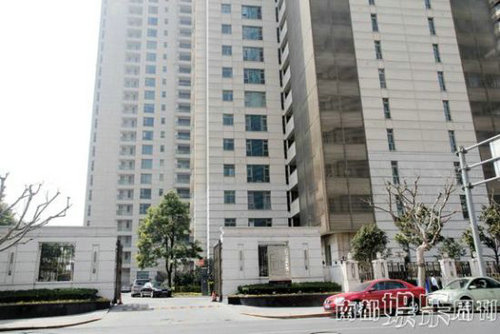 上海湯臣一品如今市價(jià)170，000元／平方米總價(jià) 8000萬(wàn)人民幣