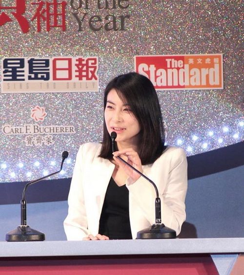 前不久，郭晶晶黑裙掩肚被疑有孕