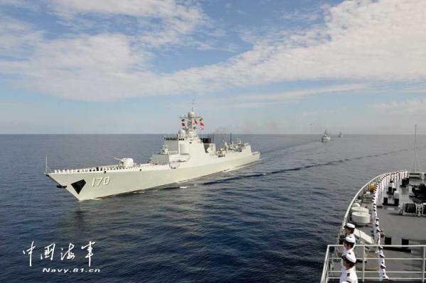 中國海軍大編隊航行至曾母暗沙。