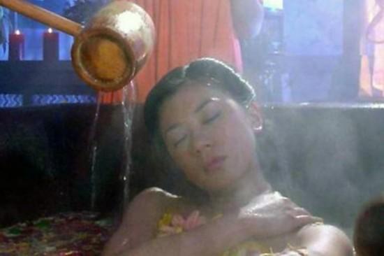  韓版《甄嬛傳》裸露尺度惹爭(zhēng)議 女星大尺度裸戲PK