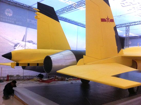 實(shí)拍航母艦載機(jī)模型 尺寸相同高度仿真 實(shí)拍航母艦載機(jī)模型 尺寸相同高度仿真