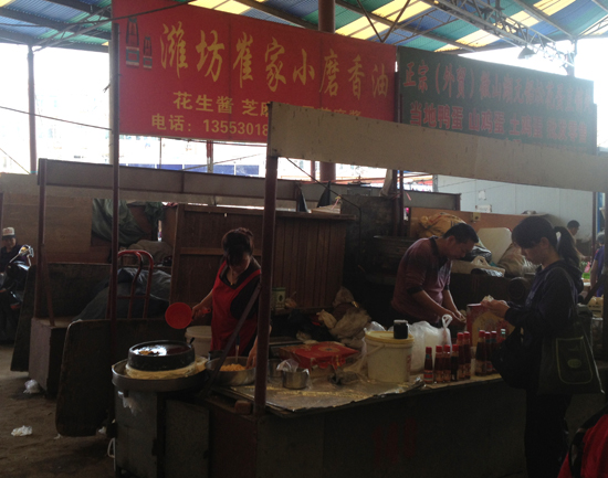 調(diào)查:青島市場暗藏低價(jià)香油 多流向小餐館