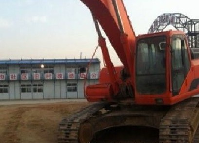 青島兩民居深夜被拆狗被殺 負(fù)責(zé)人稱(chēng)操作失誤