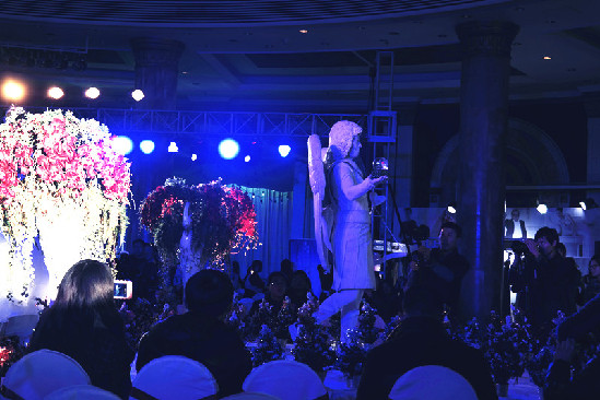 2013愛之旅冬季婚博會(huì) 愛神白馬亨利驚艷 2013愛之旅冬季婚博會(huì) 愛神白馬亨利驚艷