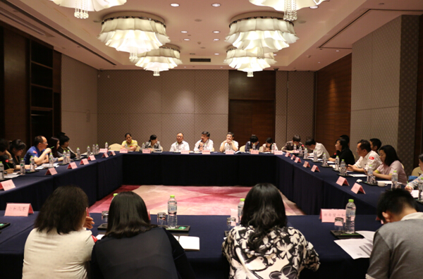 律動(dòng)中國(guó)FESCO2014全國(guó)公益法律巡講在青舉辦