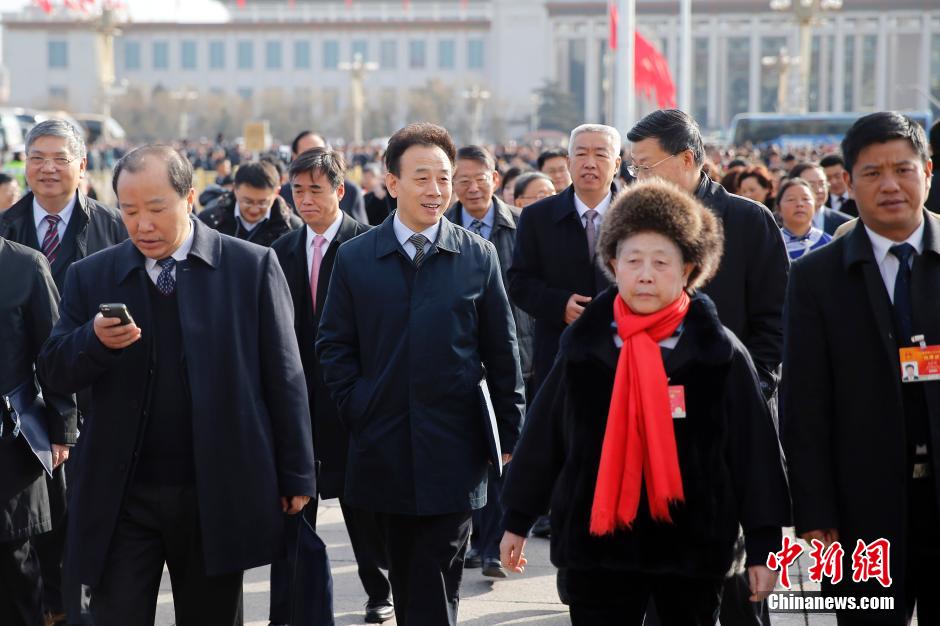 十二屆全國人大三次會議舉行預備會議