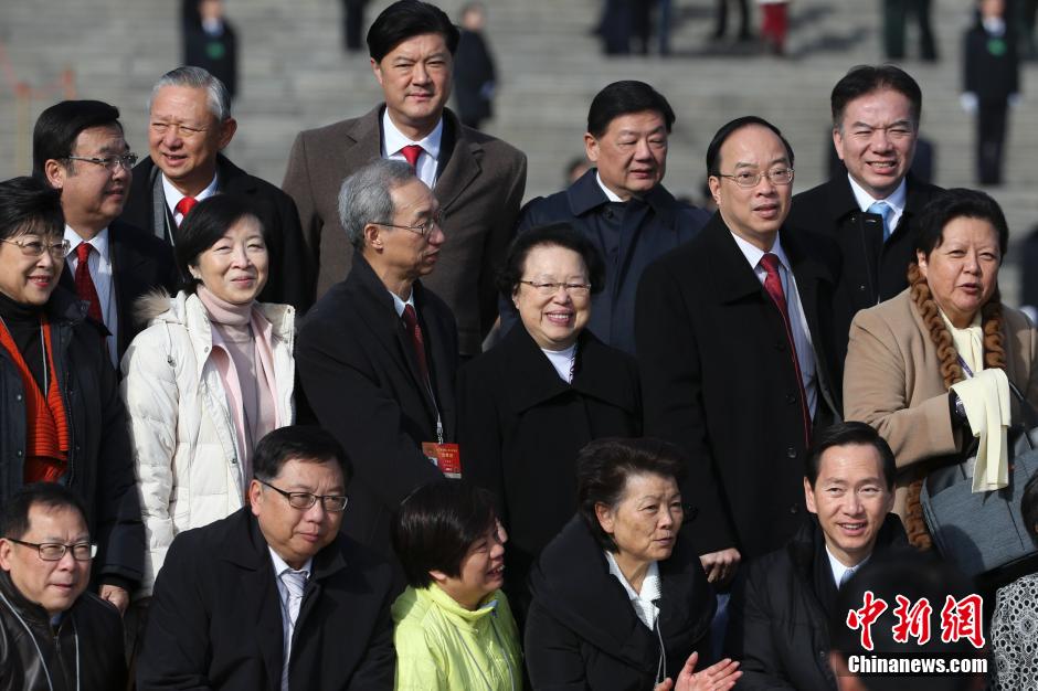 十二屆全國人大三次會議舉行預備會議
