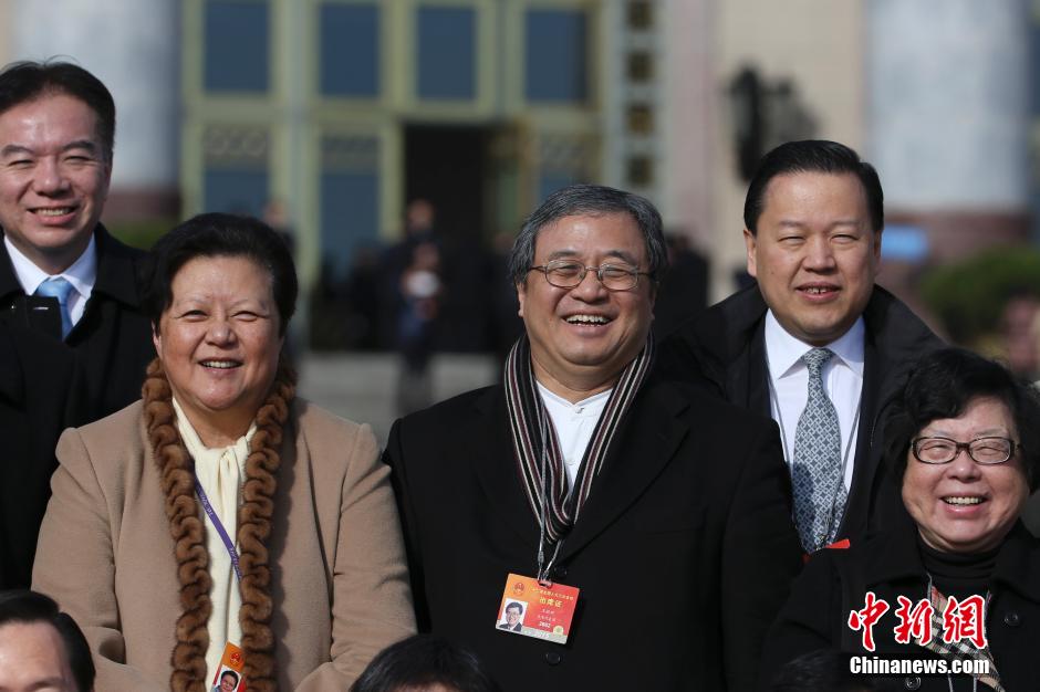 十二屆全國人大三次會議舉行預備會議