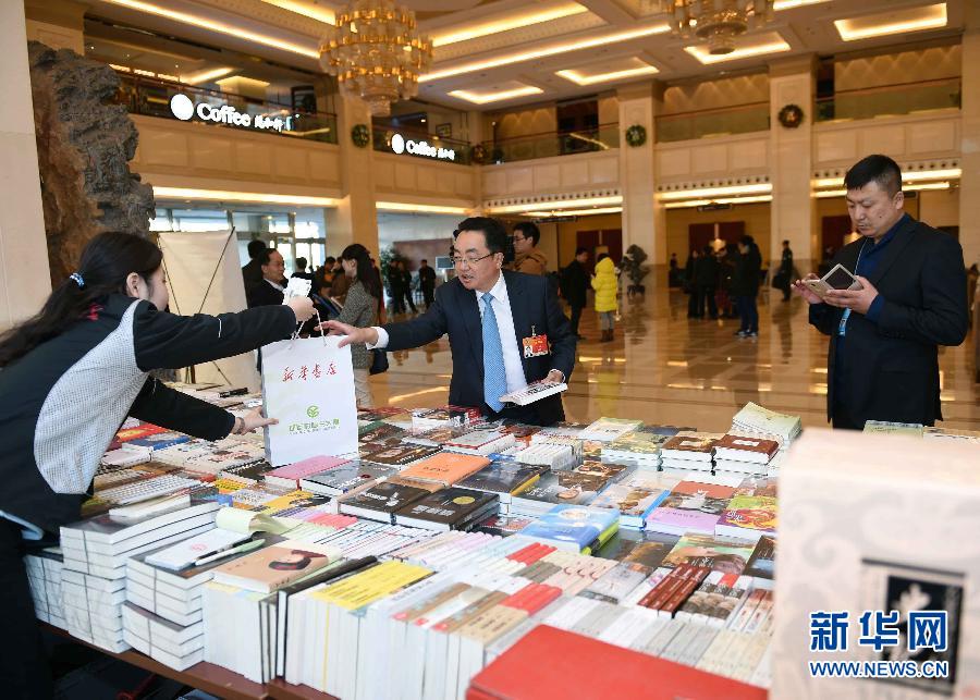 （兩會·新華全媒頭條）（7）政協(xié)委員焦家良的一天