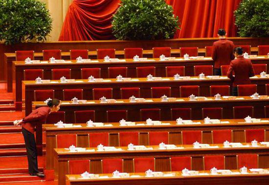 兩會名牌皮帶限量包幾近絕跡 吃飯習慣AA