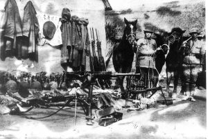 1943年3月，新四軍在鹽阜區(qū)反“掃蕩”作戰(zhàn)中連續(xù)作戰(zhàn)50天。圖為陳集戰(zhàn)斗中的繳獲品。