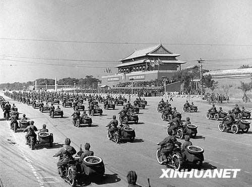 1953年國慶閱兵 人民軍隊正規(guī)化建設的成果展示