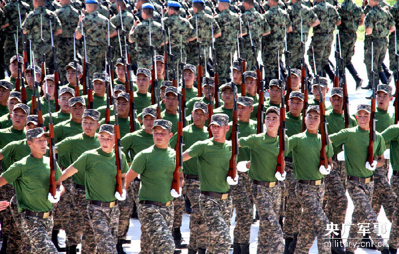 走進抗戰(zhàn)閱兵外軍方隊營地 拍遍17國外軍訓練