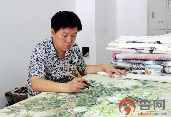 農(nóng)民成為專業(yè)畫(huà)家作品遠(yuǎn)銷國(guó)外